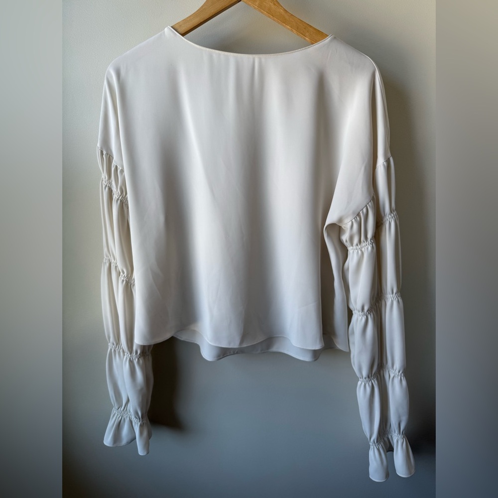 AMANDA UPRICHARD Revolve Schmidt Top Ruffled Breezy‎ Romantic Feminine Cream M
